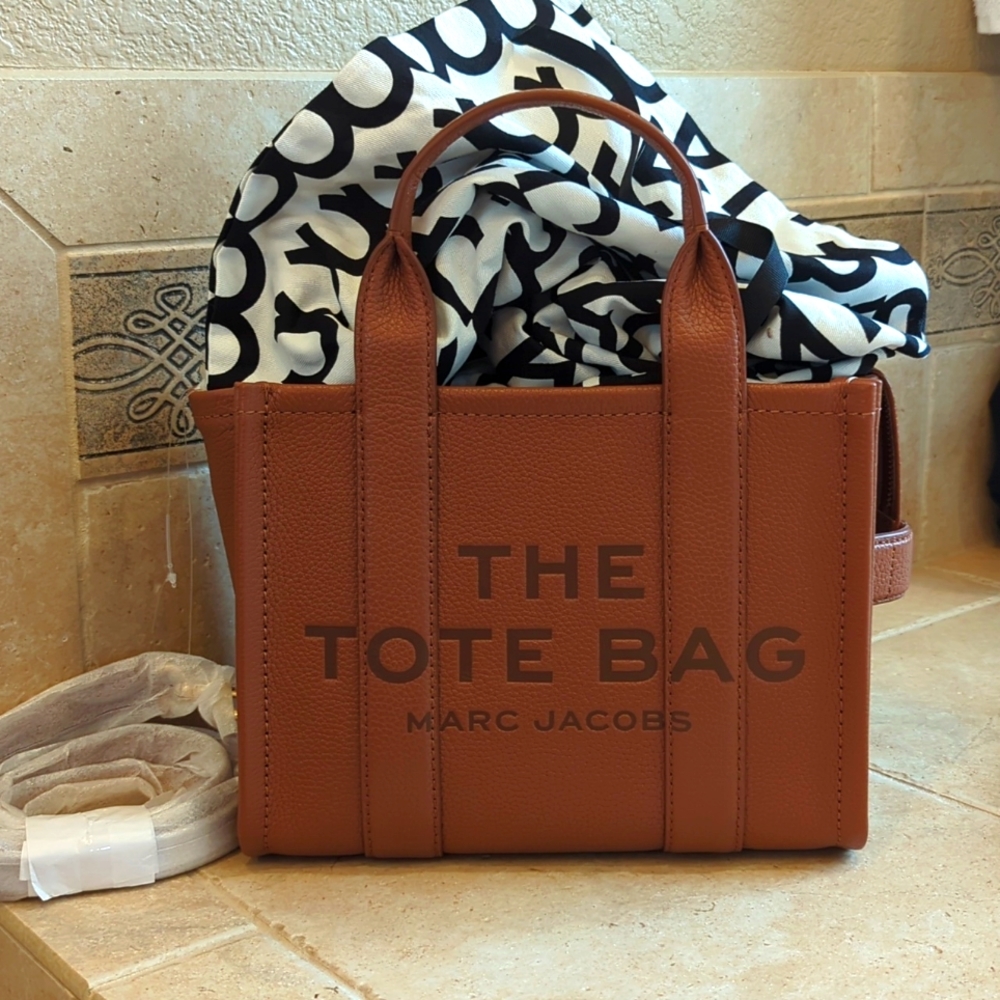 NWT The Tote Bag Marc Jacobs Argan Oil Leather Small